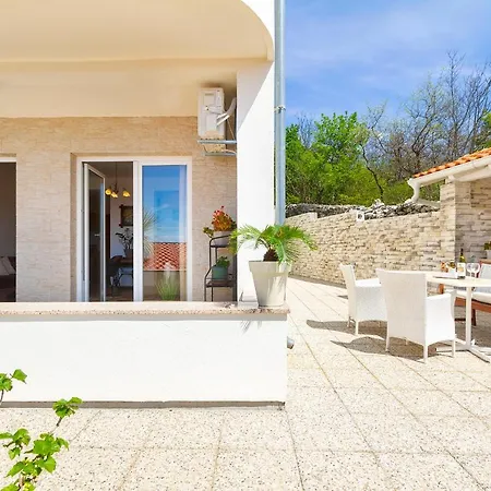 Apartment Smokovo Jadranovo
